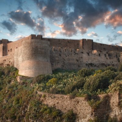 Ferienhäuser und Ferienwohnungen Äolische Inseln - KarHouse Milazzo